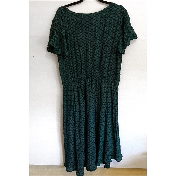Merona (Target) Green V Neck Dress - Picture 3 of 4